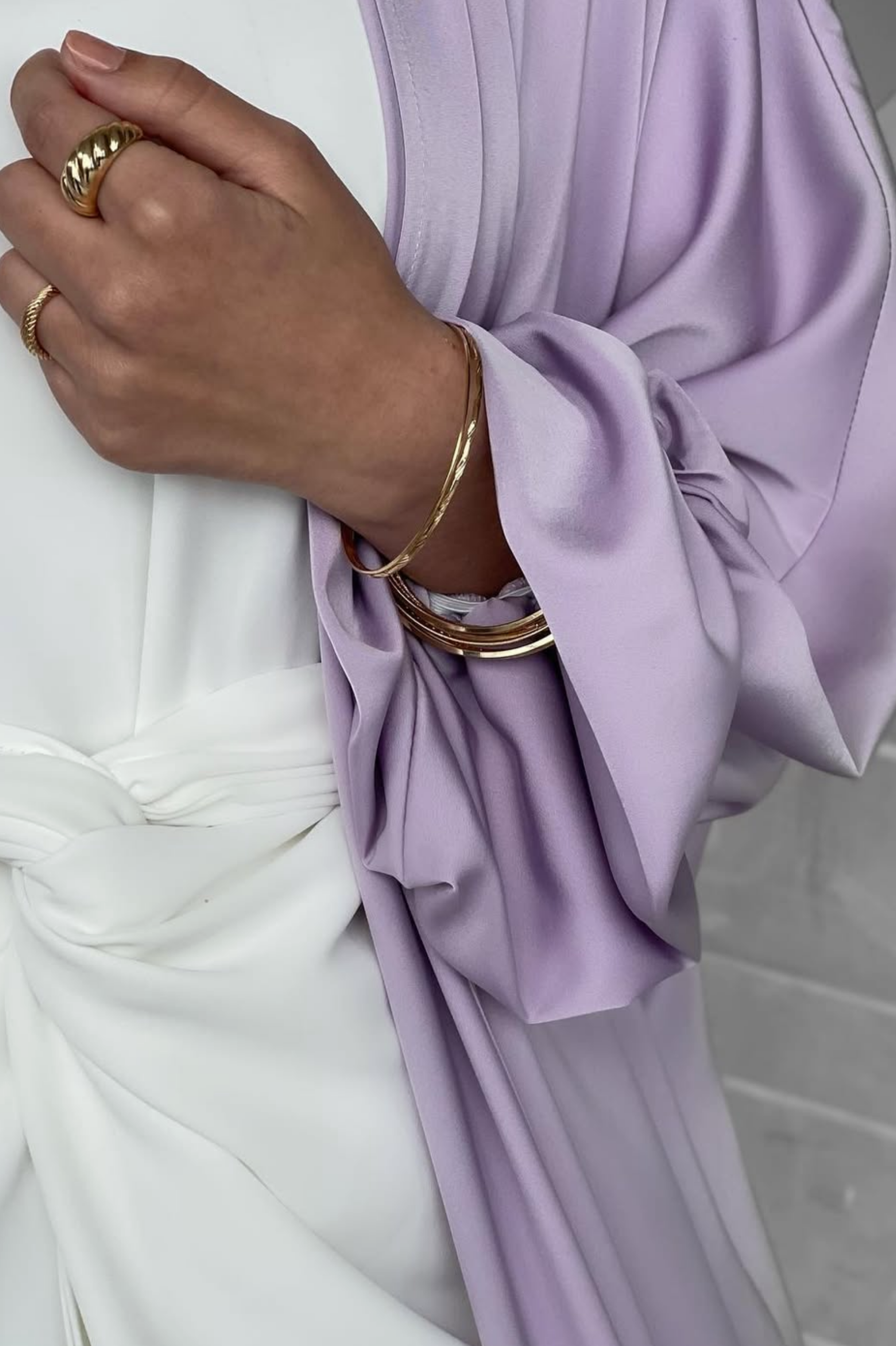 Élégance Satinée : Abaya Prestige Mauve
