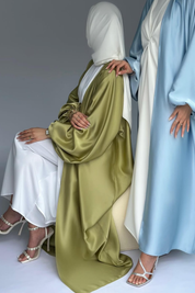 Élégance Satinée : Abaya Prestige Bleu Clair