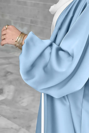 Élégance Satinée : Abaya Prestige Bleu Clair