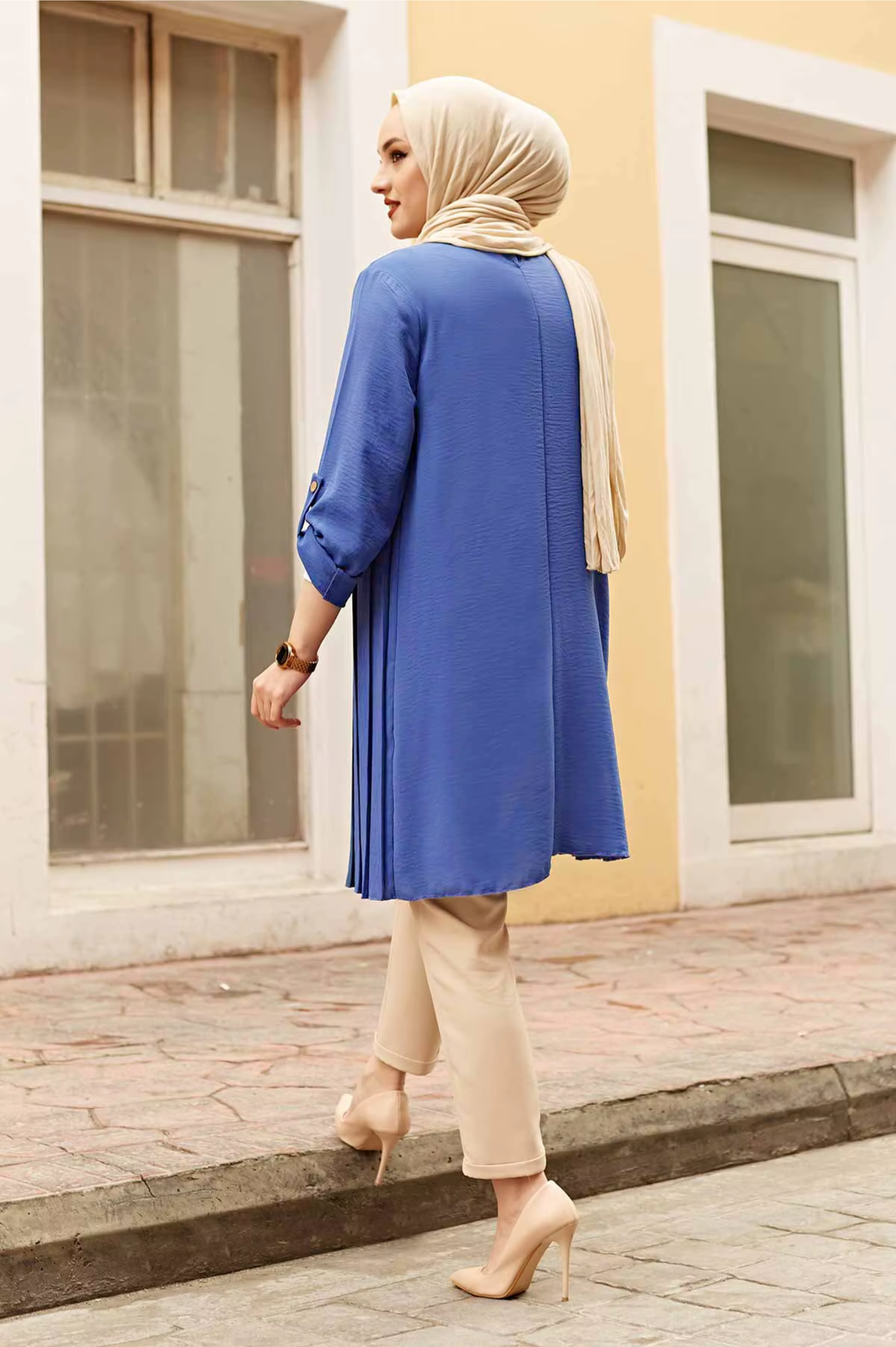 Aura Printanière : Tunique Moderne Bleu