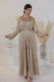 Élégance Royale : Abaya Satin Beige (robe+kimono)