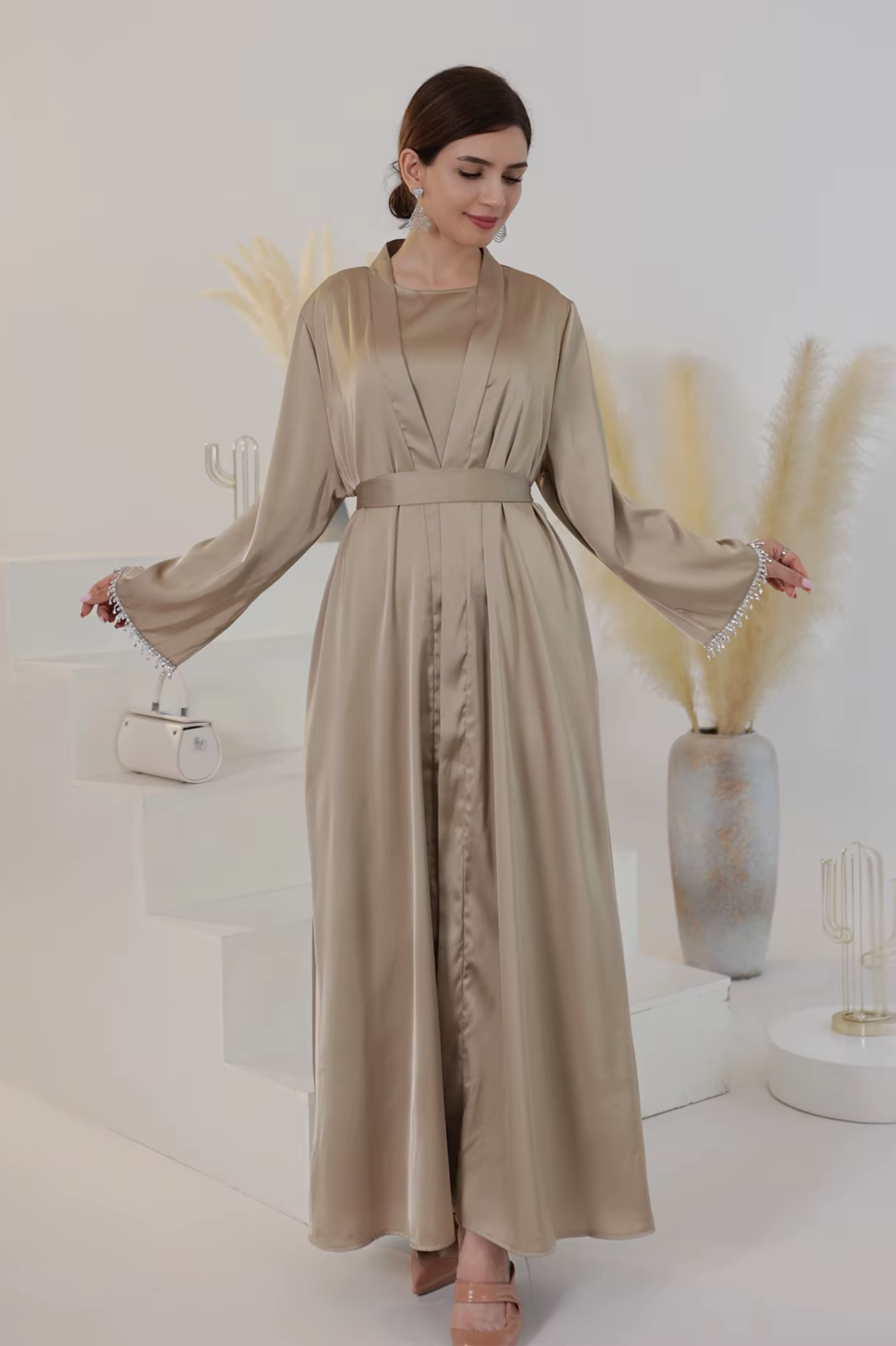 Élégance Royale : Abaya Satin Beige (robe+kimono)