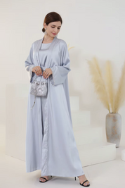 Élégance Royale : Abaya Satin Bleu (robe+kimono)