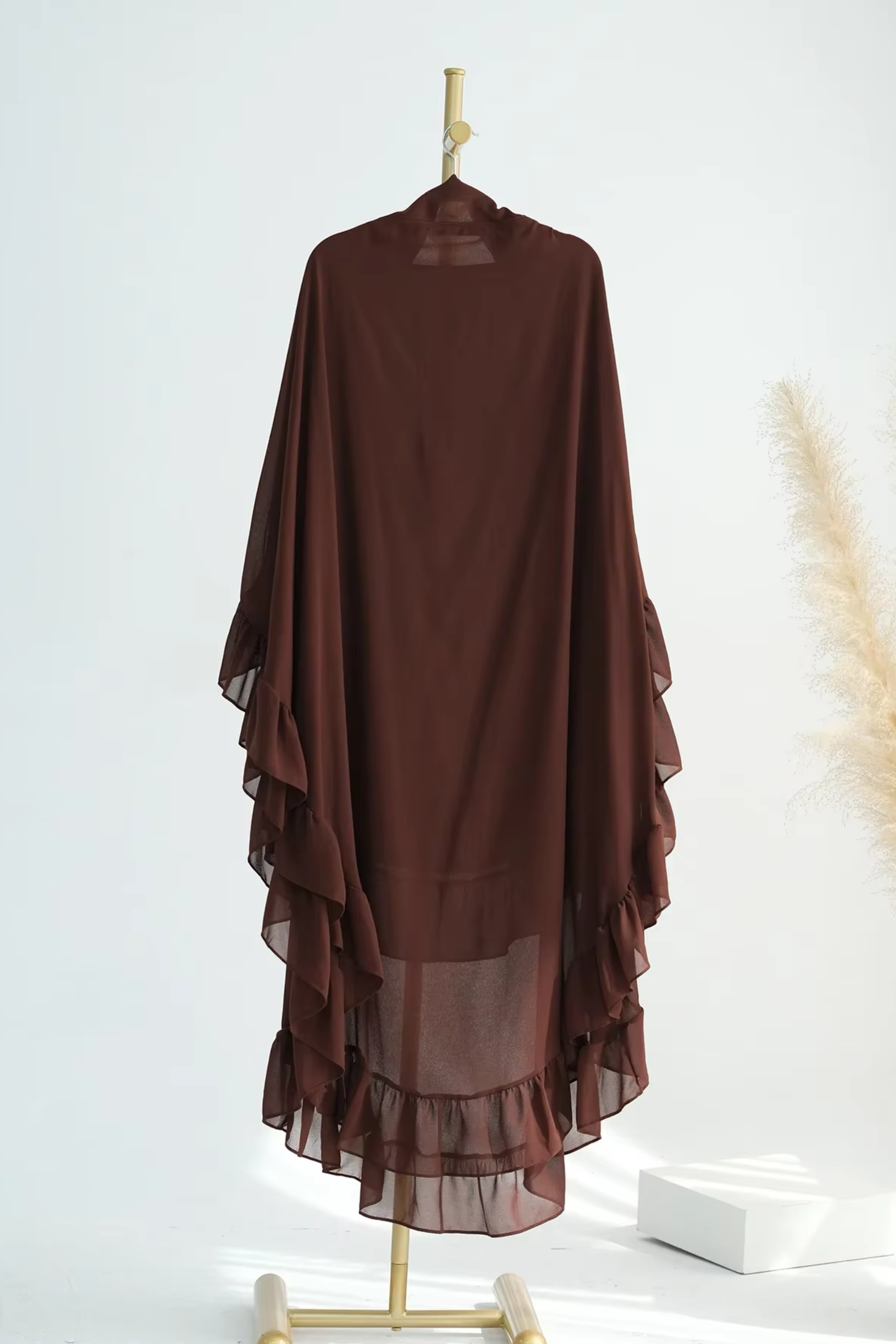 Élégance Légère : Abaya Papillon