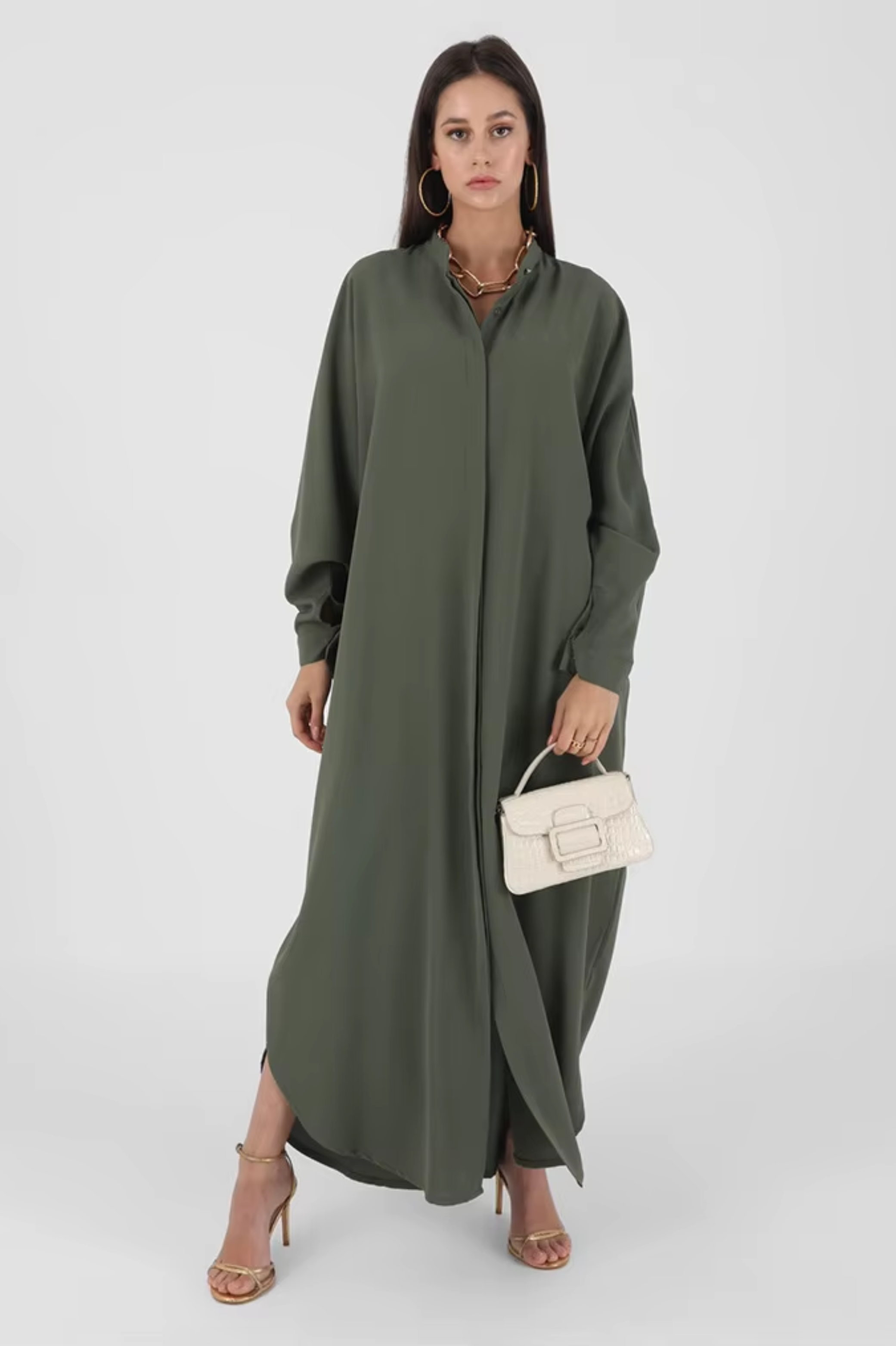 Mystère Classique : Abaya Minimaliste