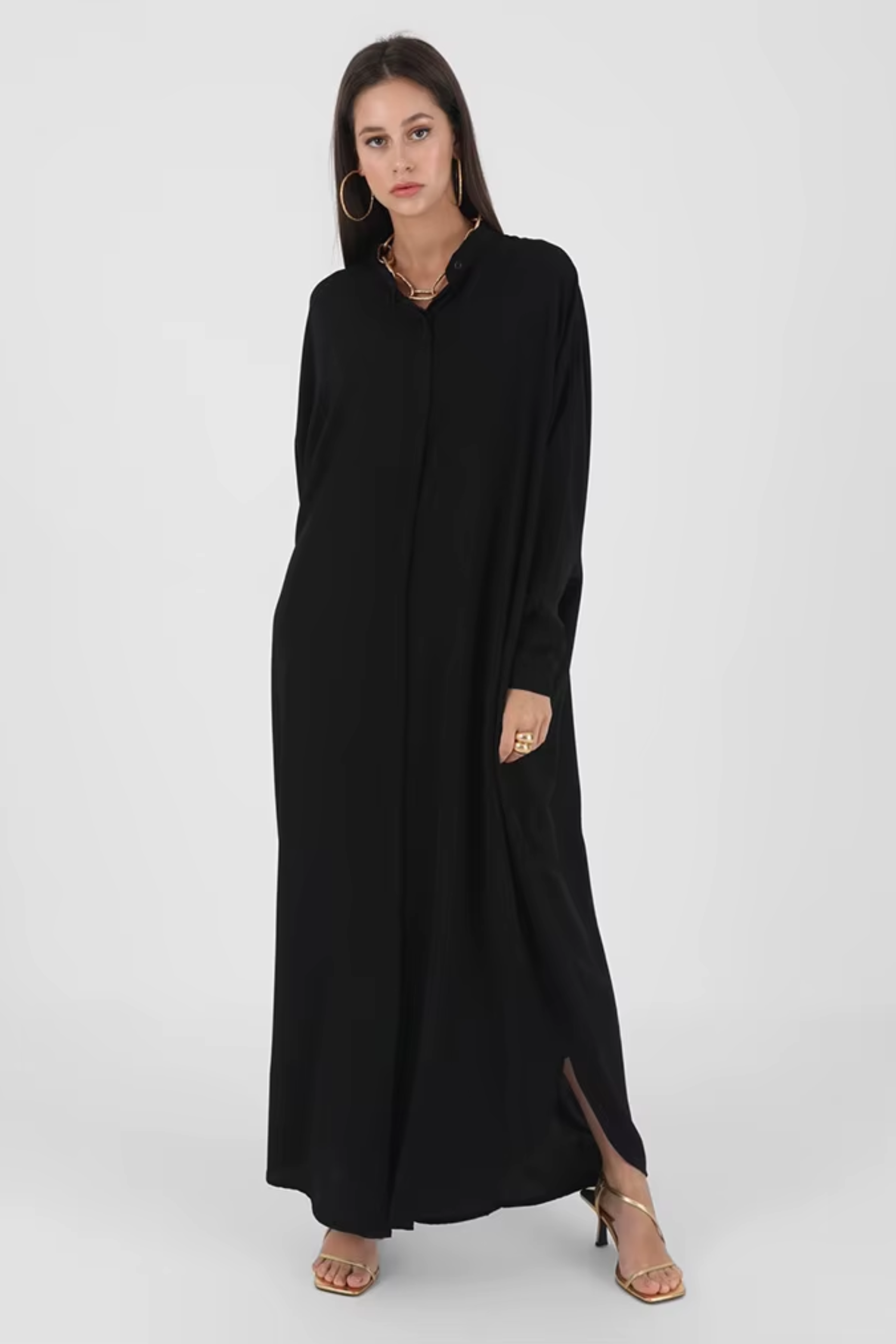 Mystère Classique : Abaya Minimaliste