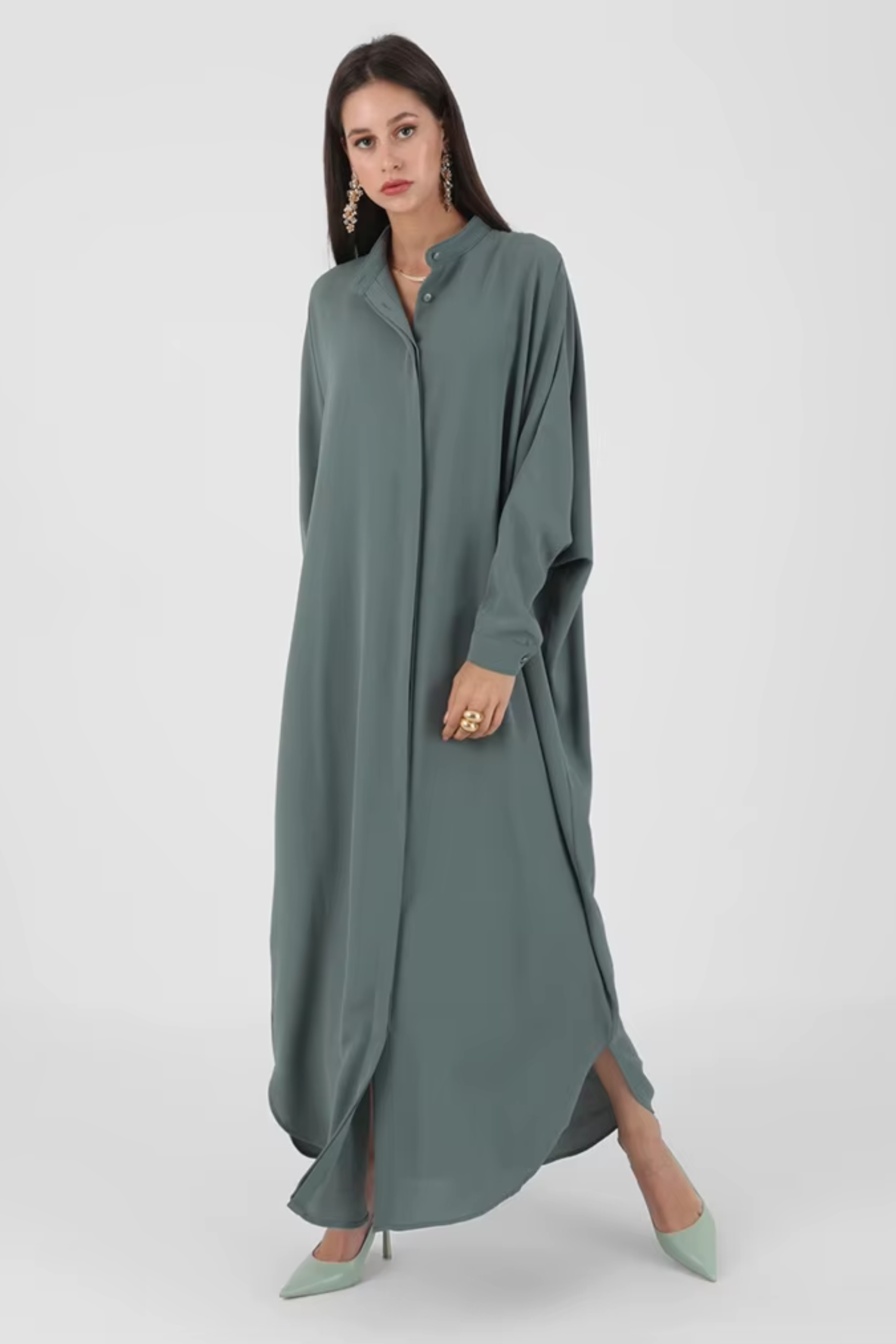 Mystère Classique : Abaya Minimaliste