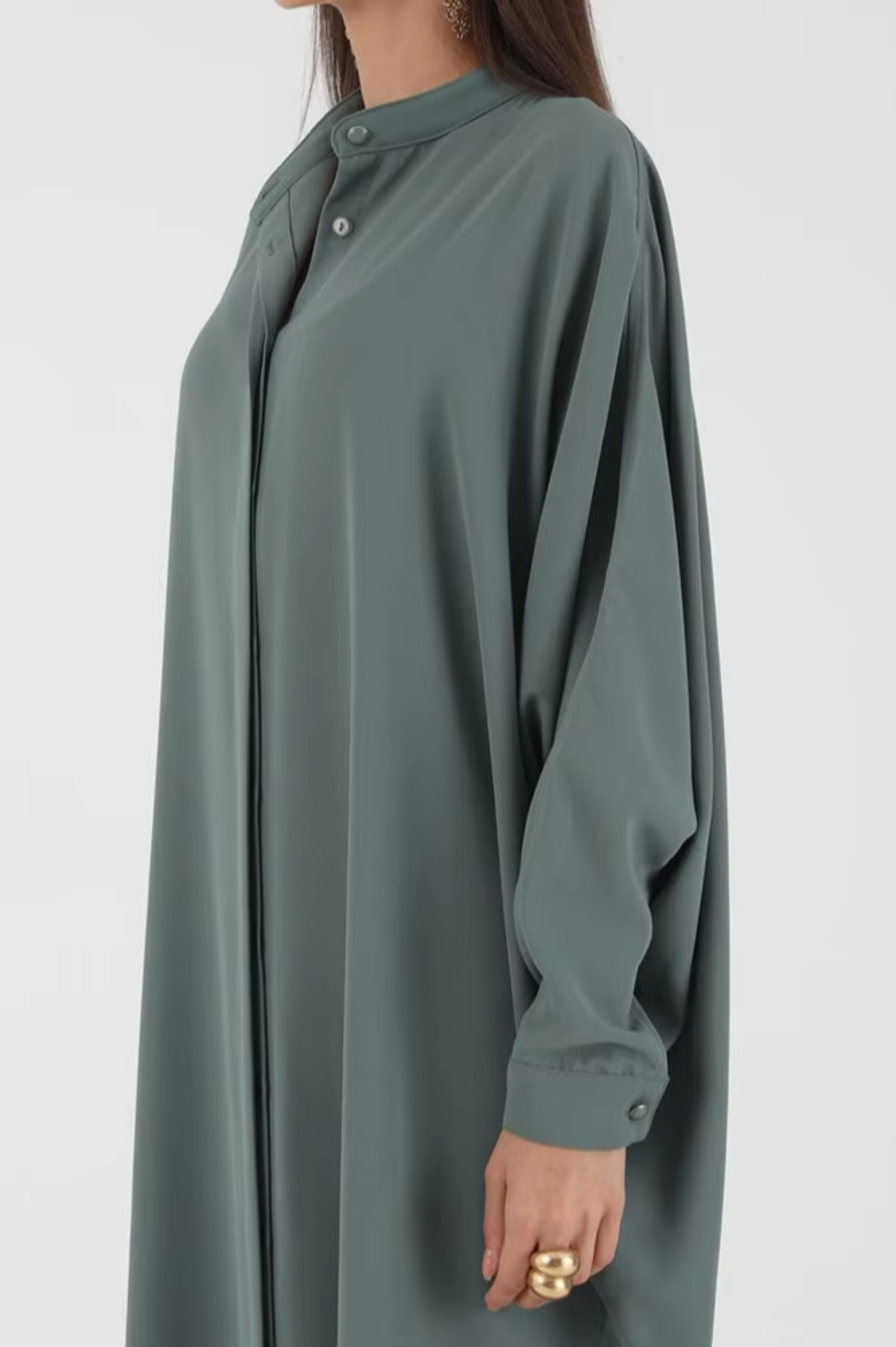 Mystère Classique : Abaya Minimaliste