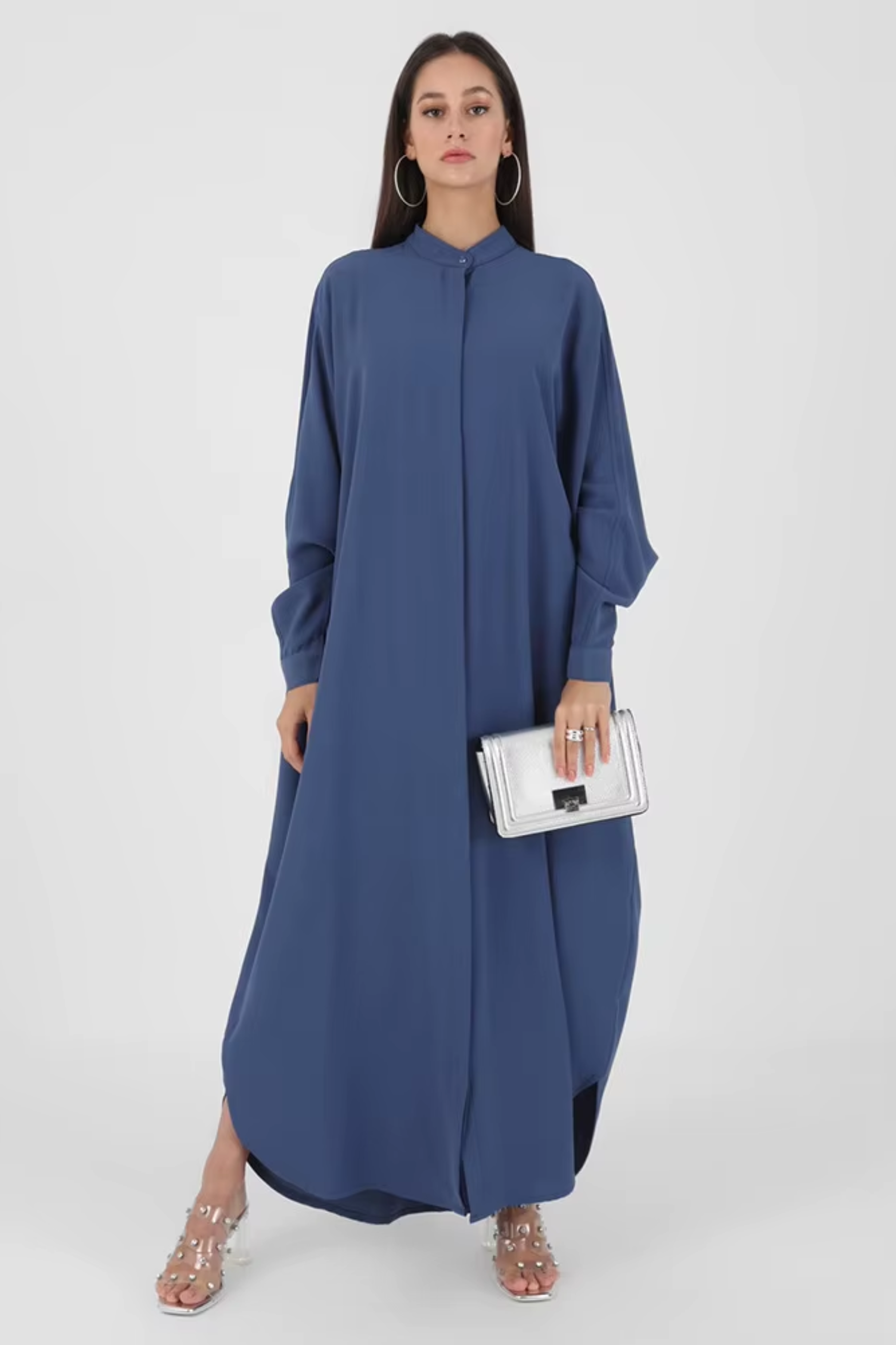 Mystère Classique : Abaya Minimaliste