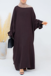 Simplicité Chic : Abaya Classique (foulard inclus)