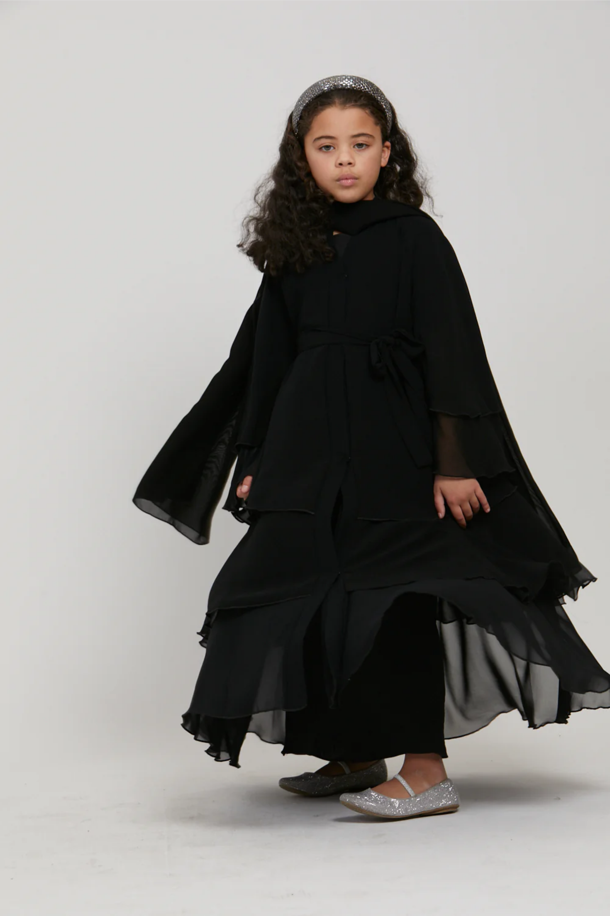 Perle Flottante : Abaya Enfant Noir (foulard inclus)