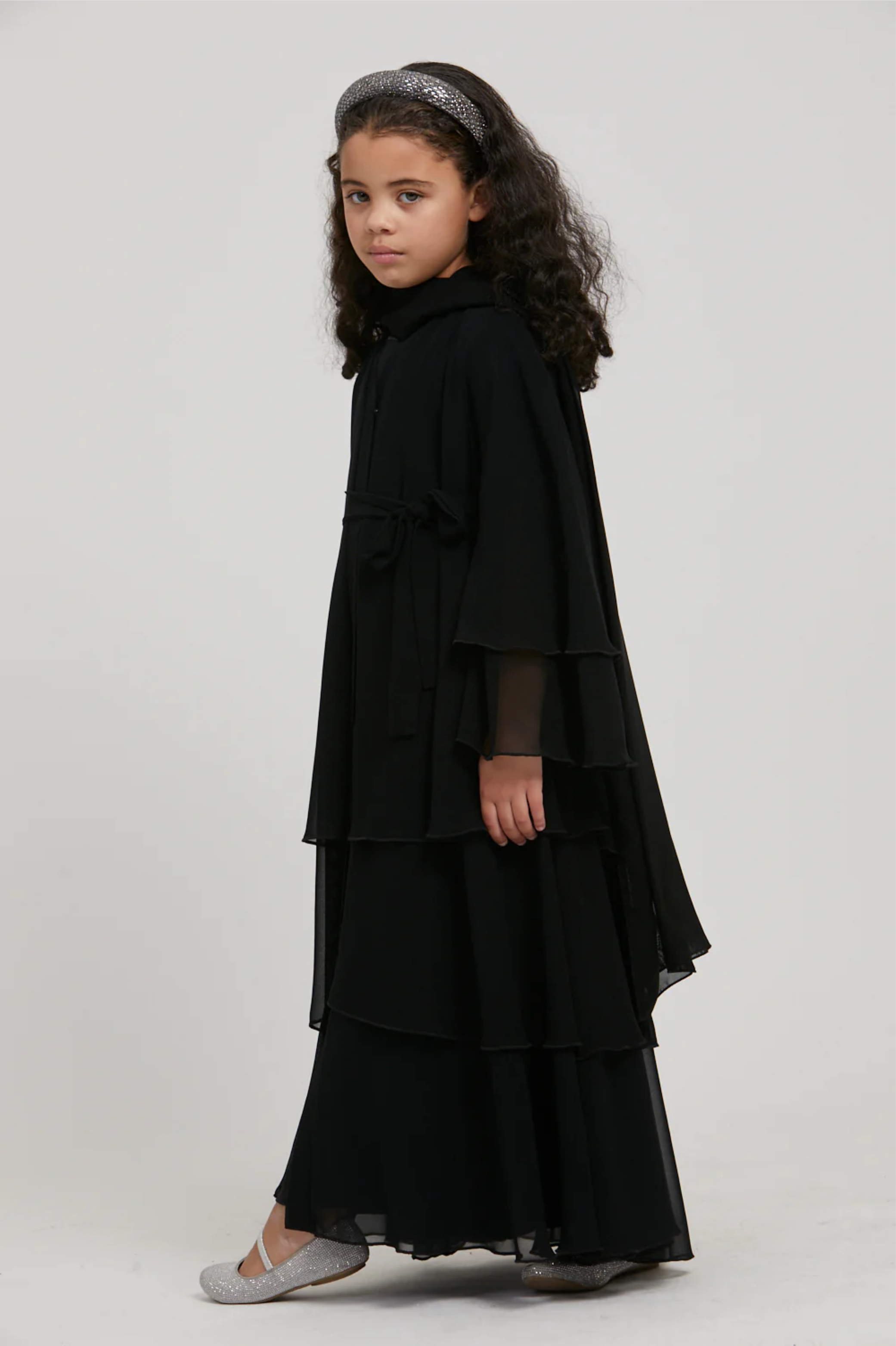 Perle Flottante : Abaya Enfant Noir (foulard inclus)