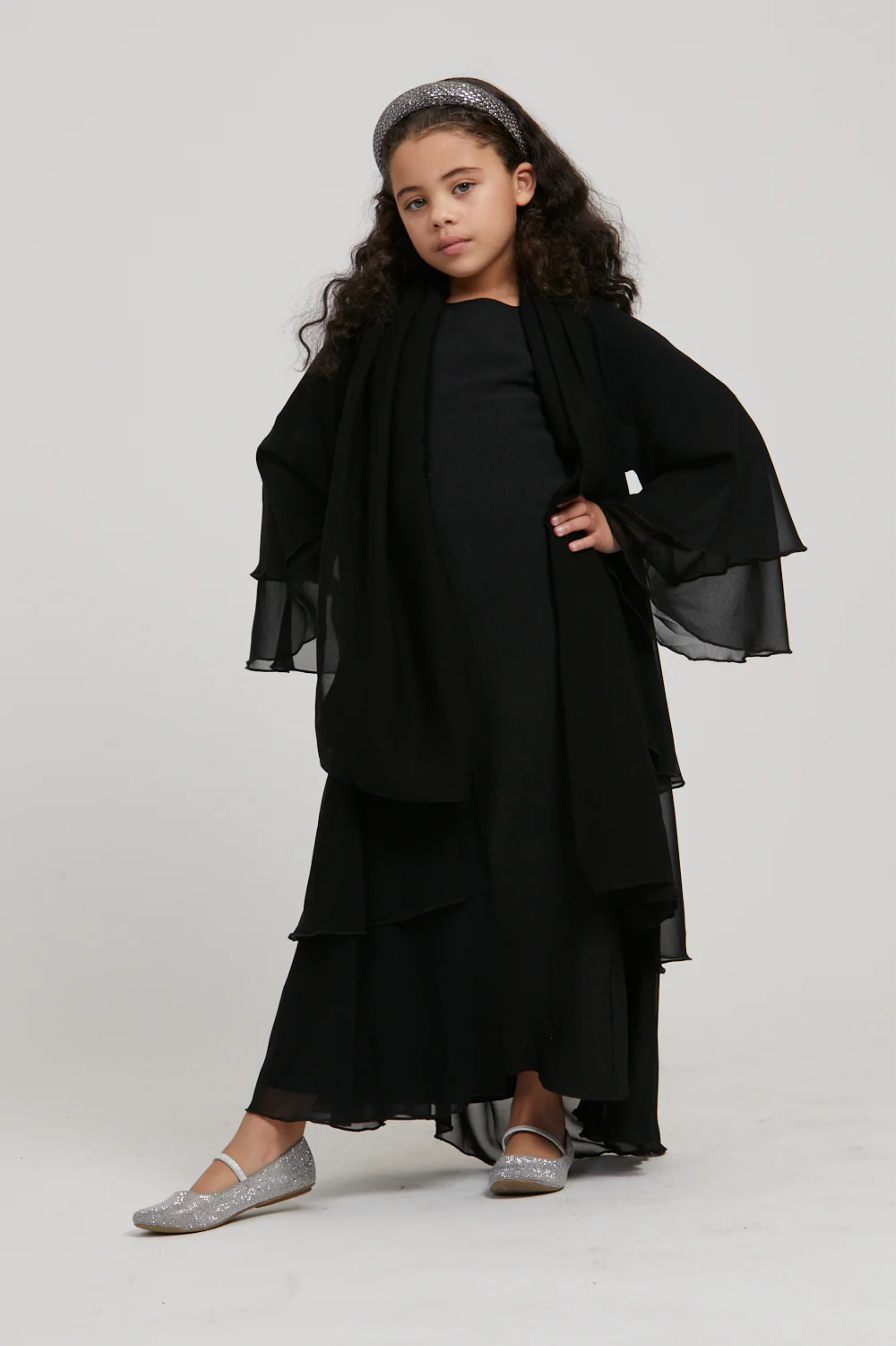 Perle Flottante : Abaya Enfant Noir (foulard inclus)