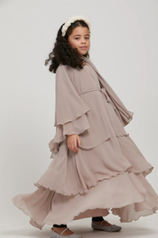 Perle Flottante : Abaya Enfant Beige (foulard inclus)