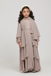 Perle Flottante : Abaya Enfant Beige (foulard inclus)