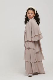 Perle Flottante : Abaya Enfant Beige (foulard inclus)