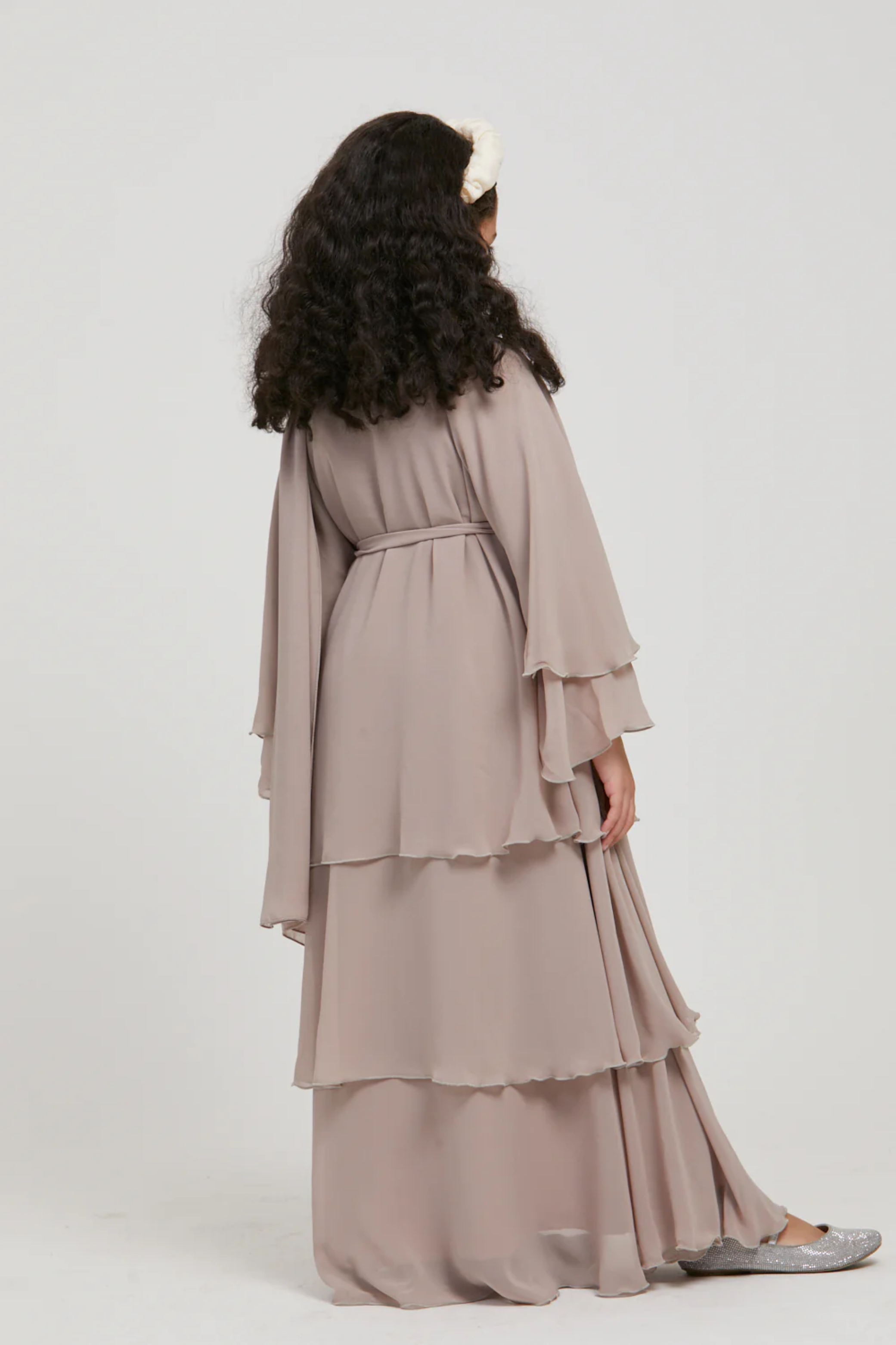 Perle Flottante : Abaya Enfant Beige (foulard inclus)