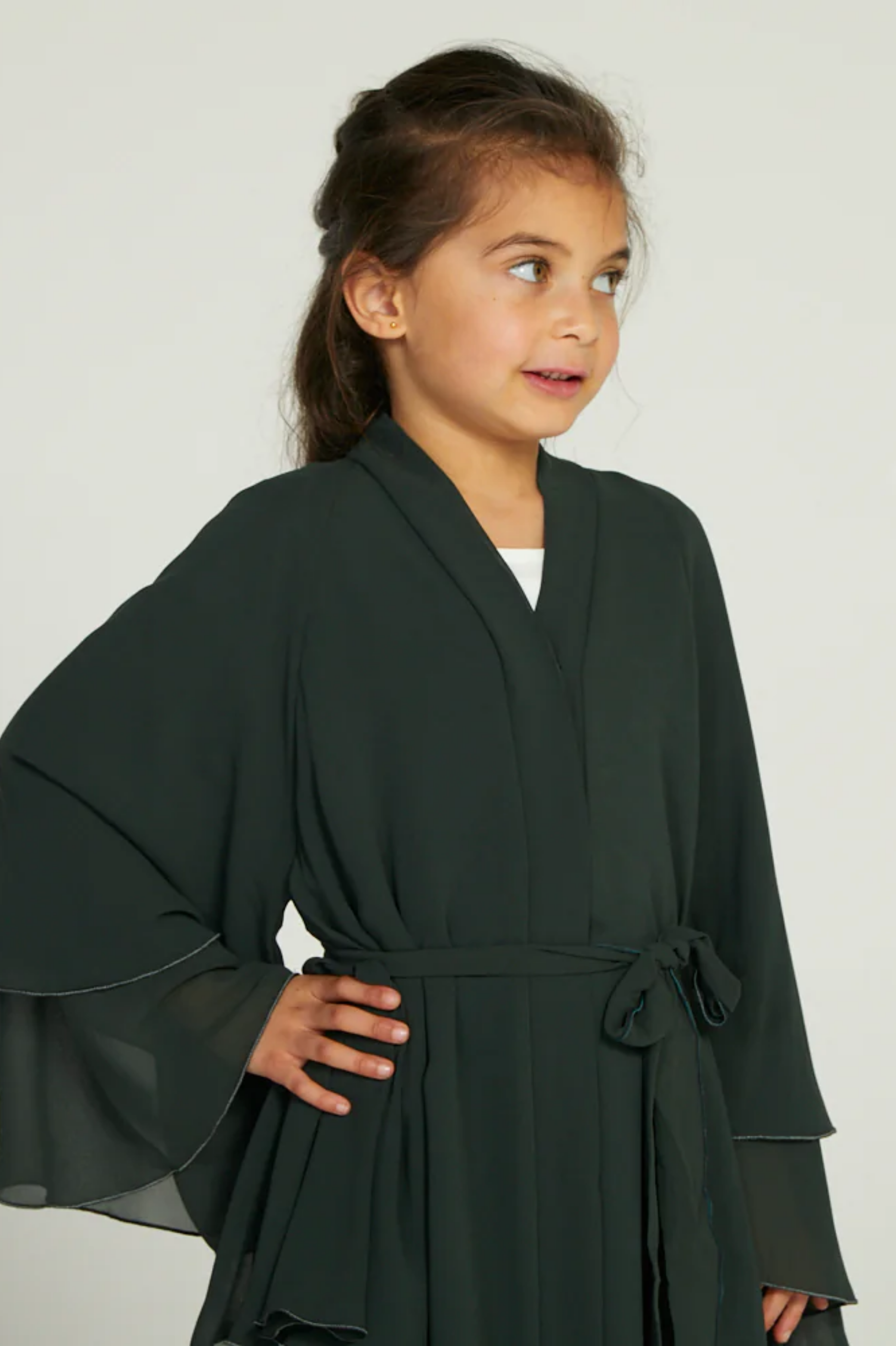 Perle Flottante : Abaya Enfant Kaki (foulard inclus)