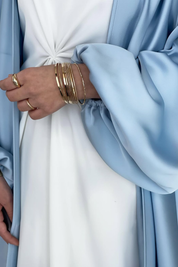 Élégance Satinée : Abaya Prestige Bleu Clair