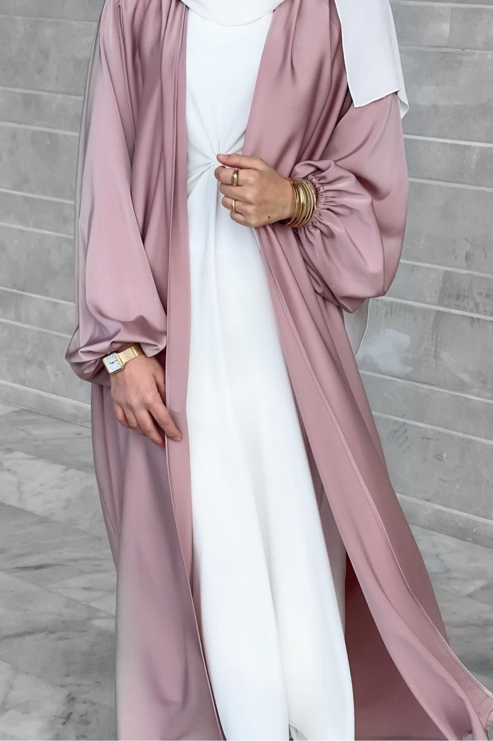 Élégance Satinée : Abaya Prestige Rose Clair
